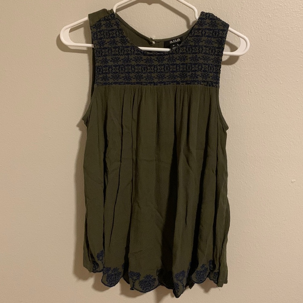 Ana blouse with cute stitching
